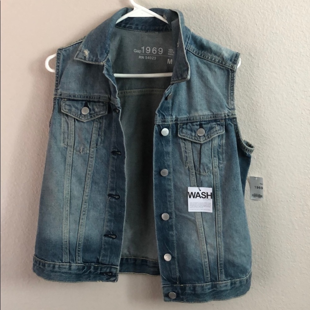Light wash denim vest NWT
